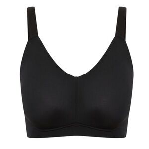 Plus Sized Wireless Back Smoother Bra in black 40DDD
